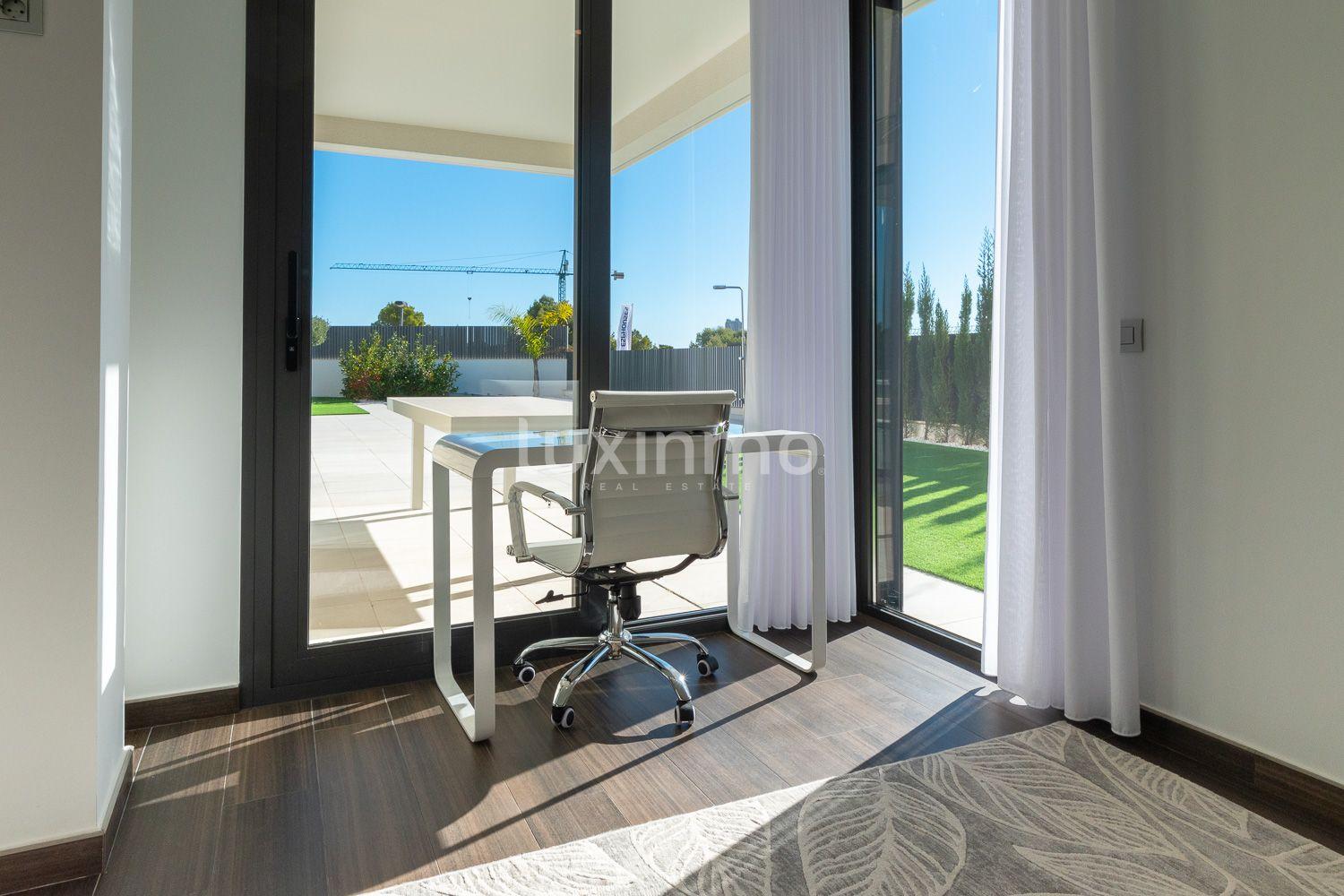 Chalet for Sale in Finestrat