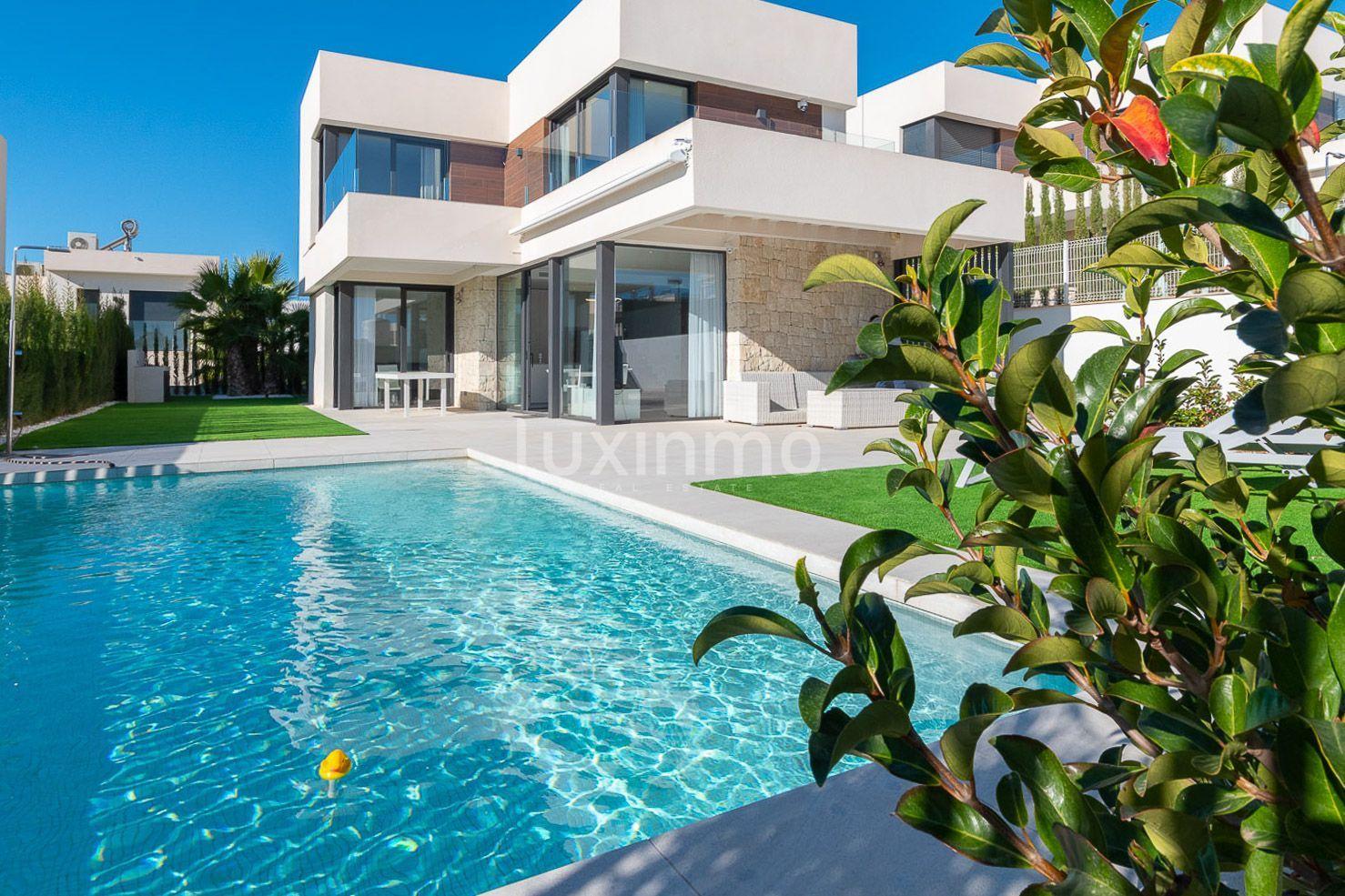 Chalet for Sale in Finestrat