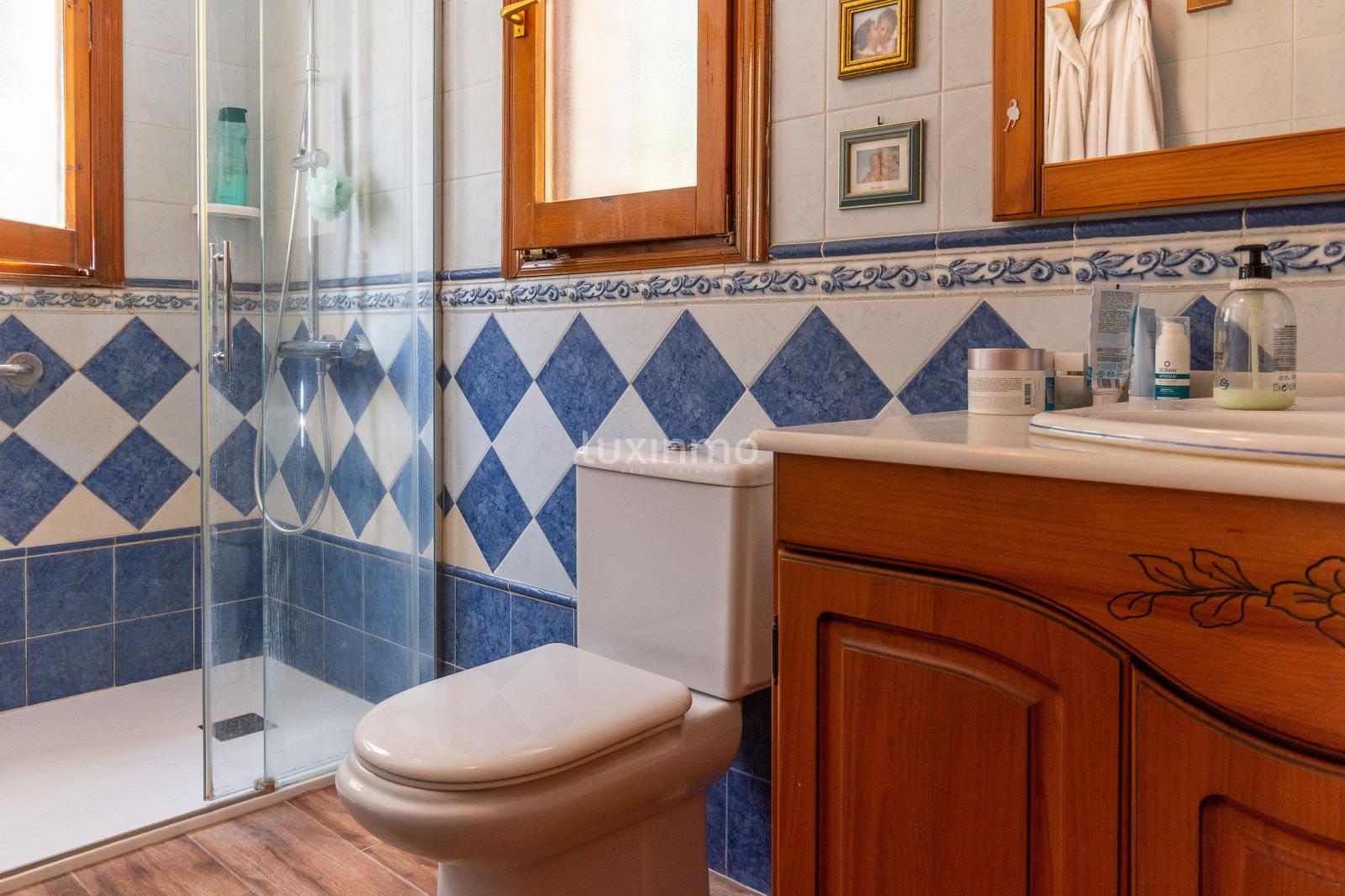 Chalet for Sale in Dénia