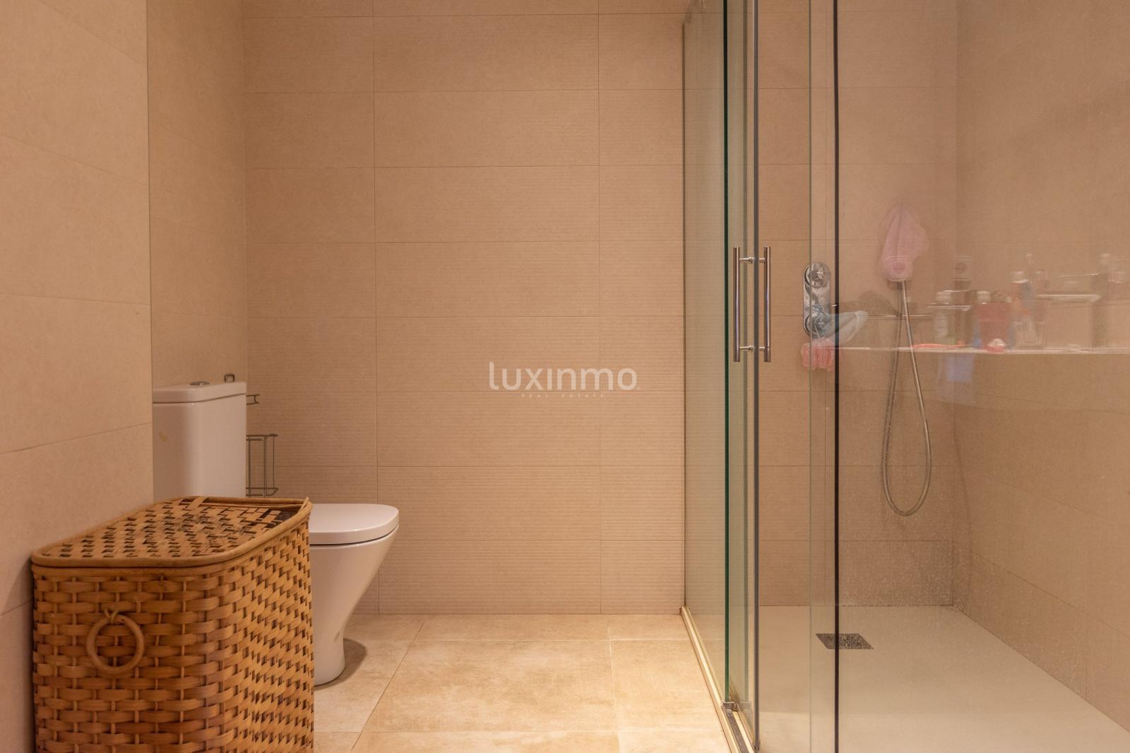 Chalet for Sale in Dénia