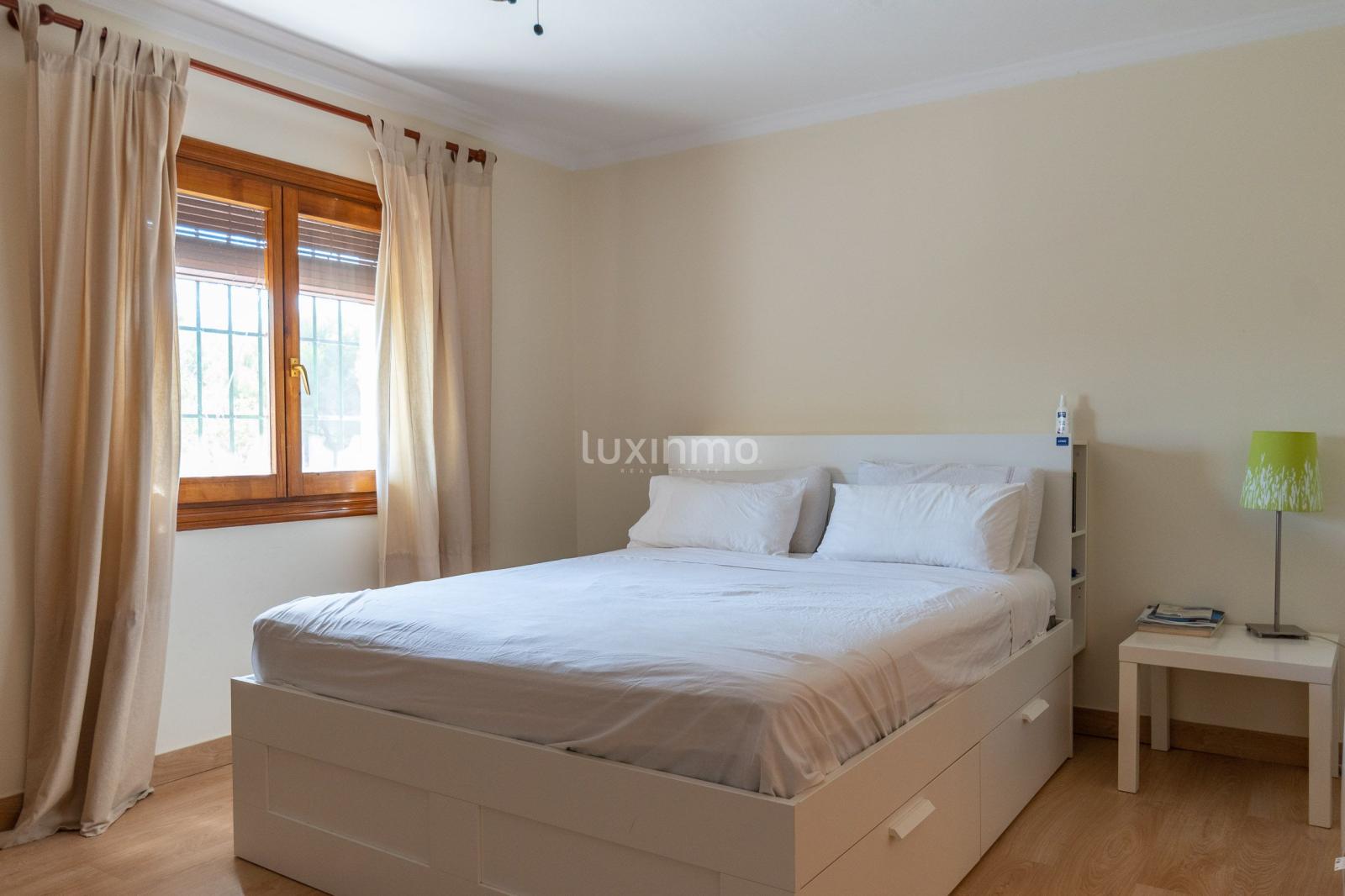 Chalet for Sale in Dénia