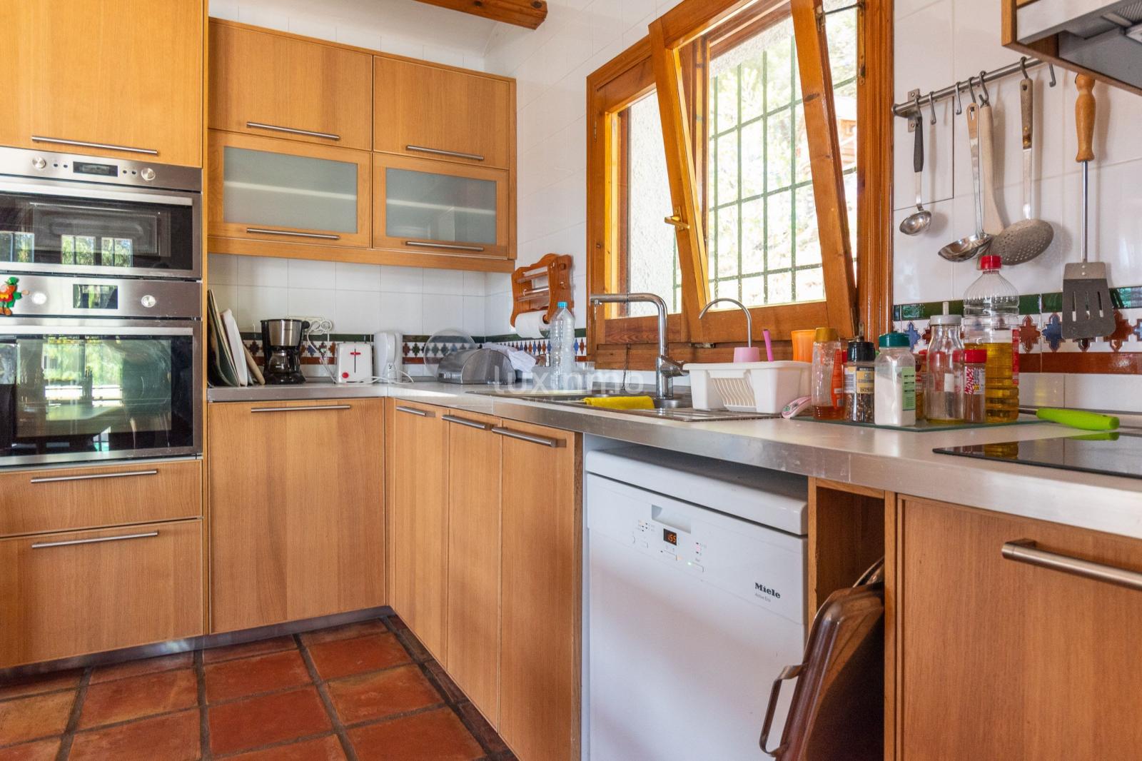 Chalet for Sale in Dénia
