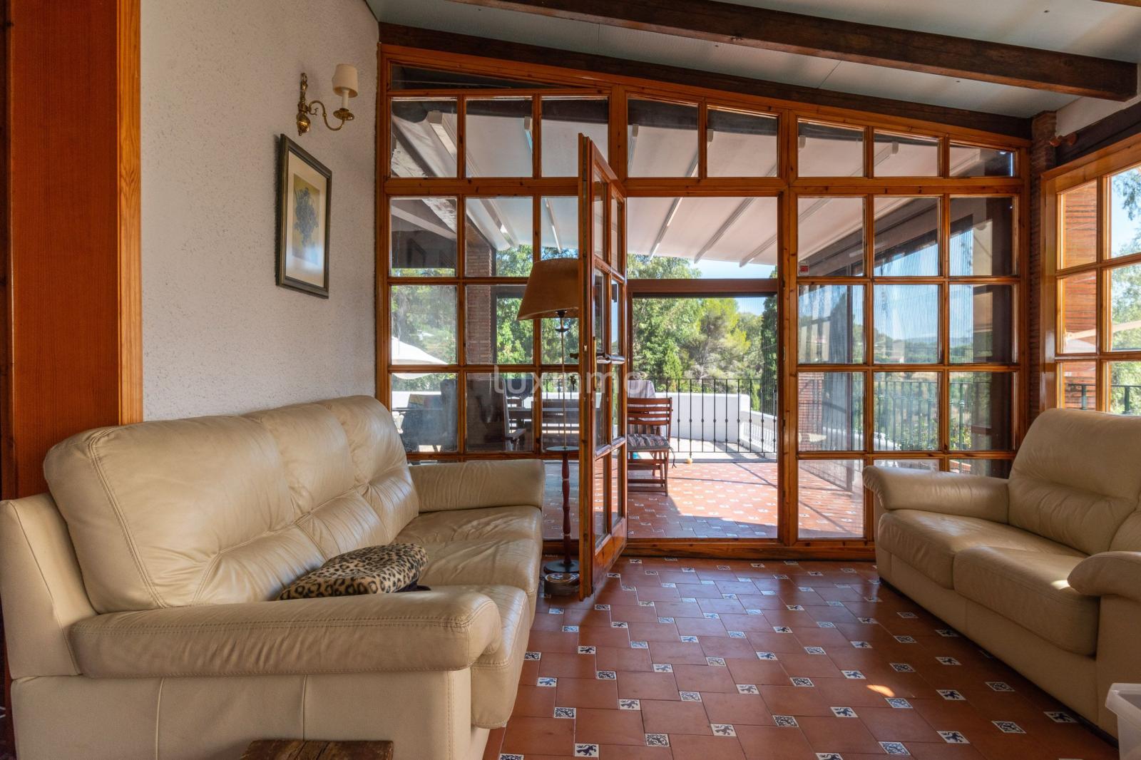 Chalet for Sale in Dénia