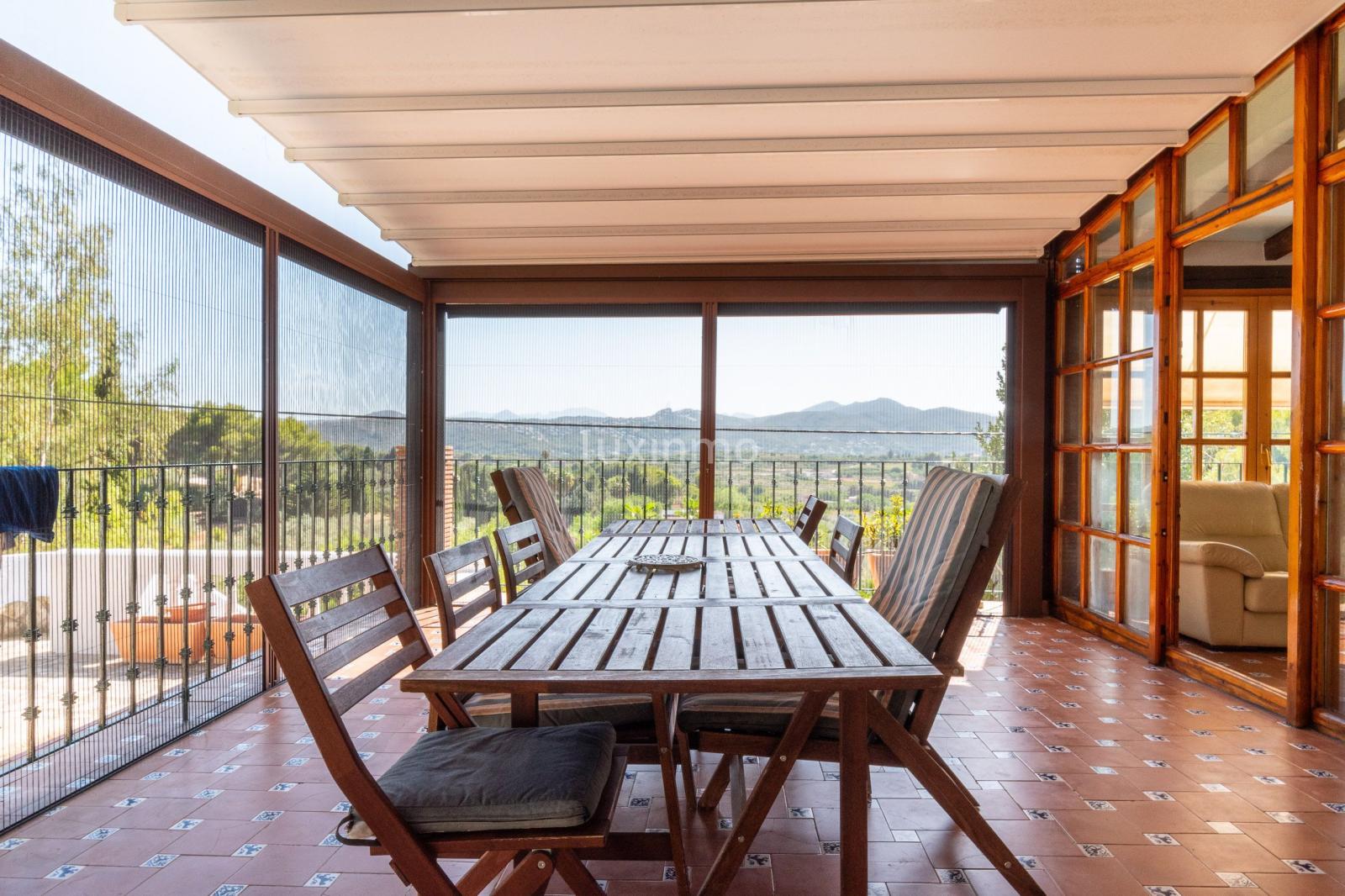 Chalet for Sale in Dénia