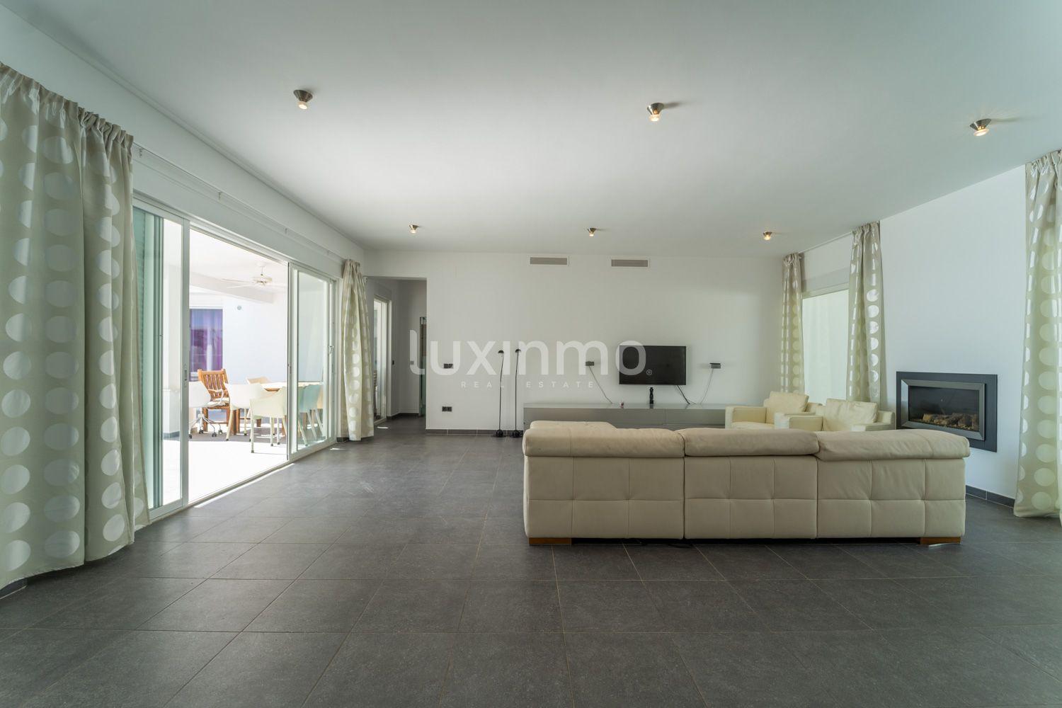 Chalet for Sale in Altea
