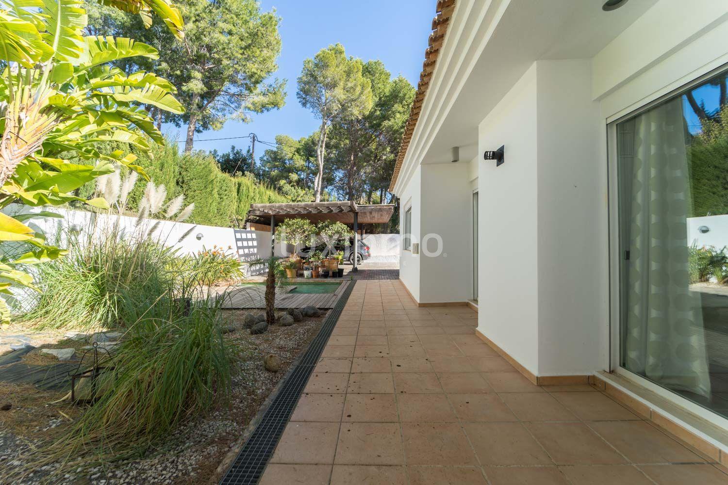 Chalet for Sale in Altea
