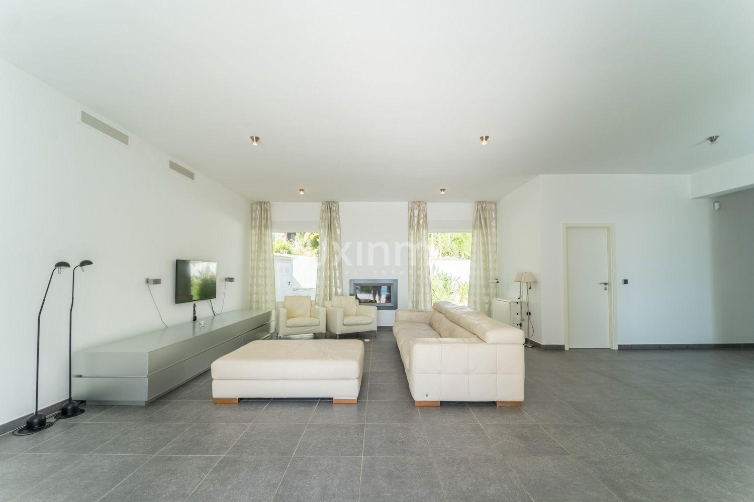 Chalet for Sale in Altea