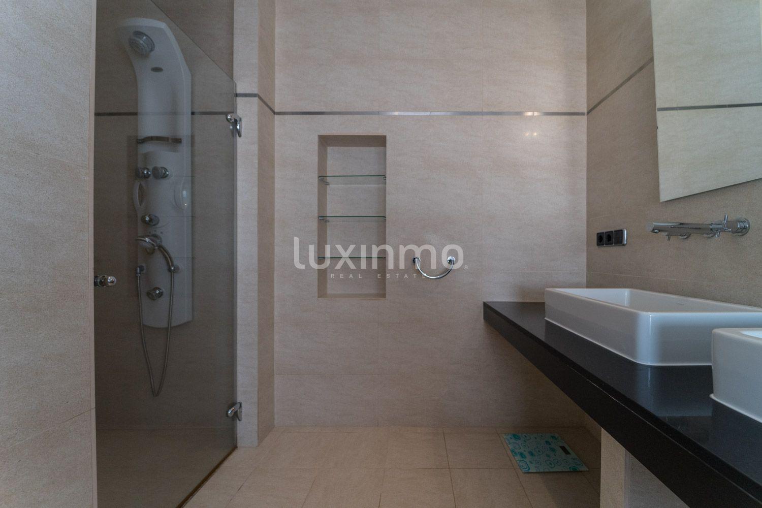 Chalet for Sale in Altea