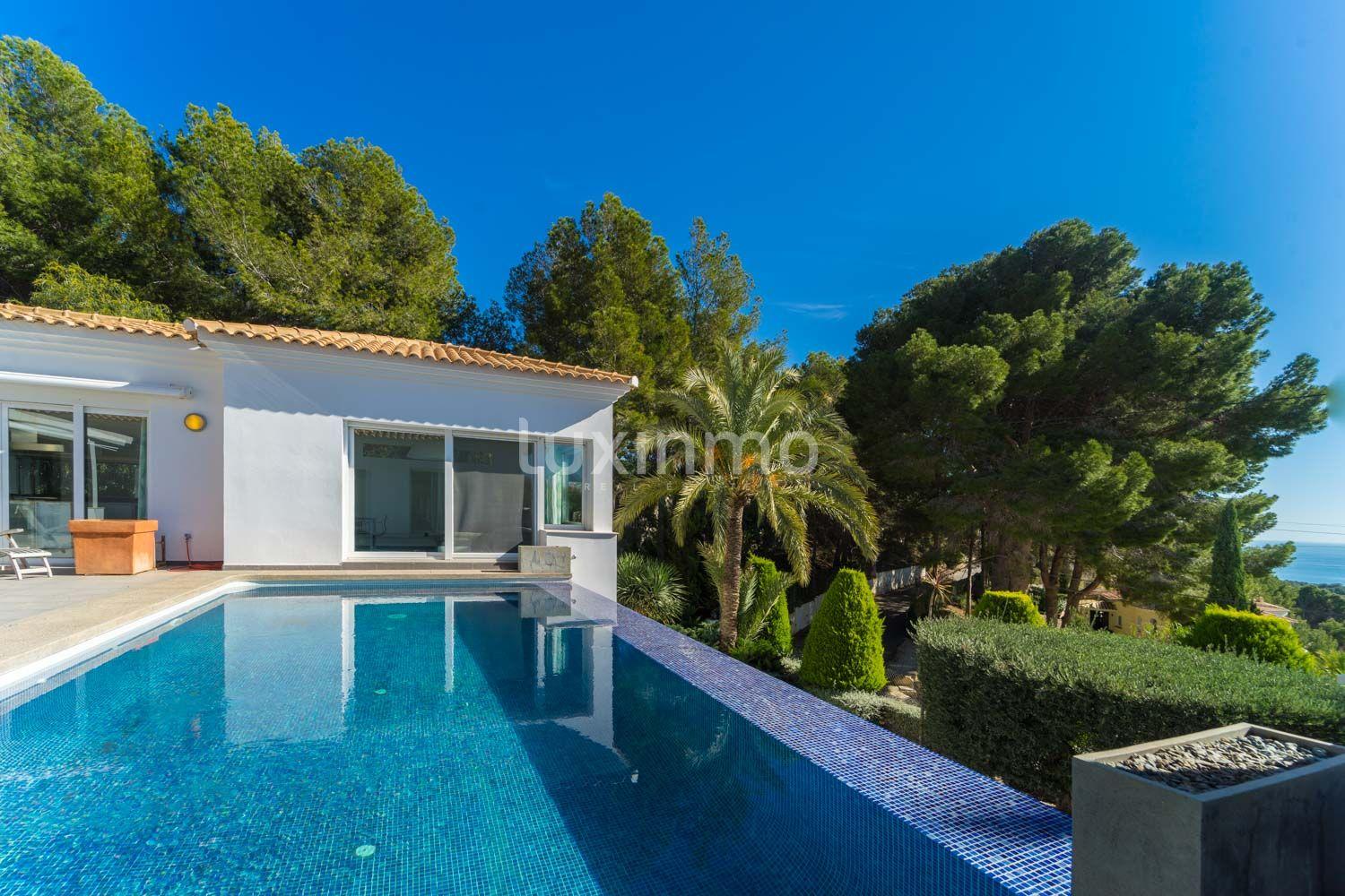 Chalet for Sale in Altea