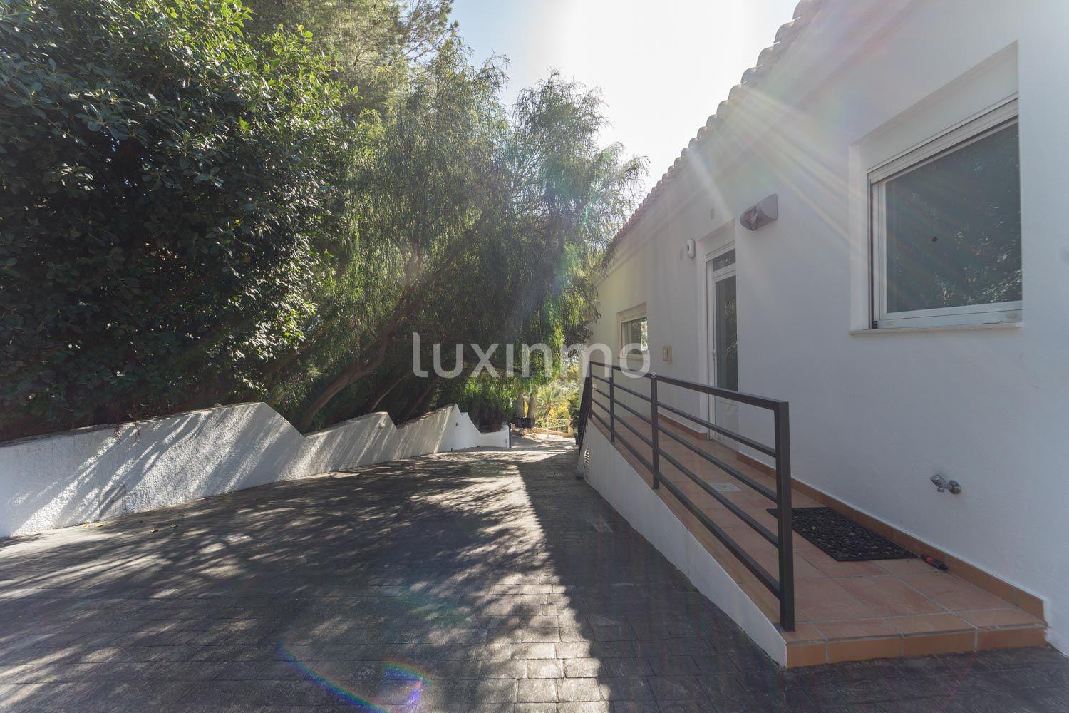 Chalet for Sale in Altea
