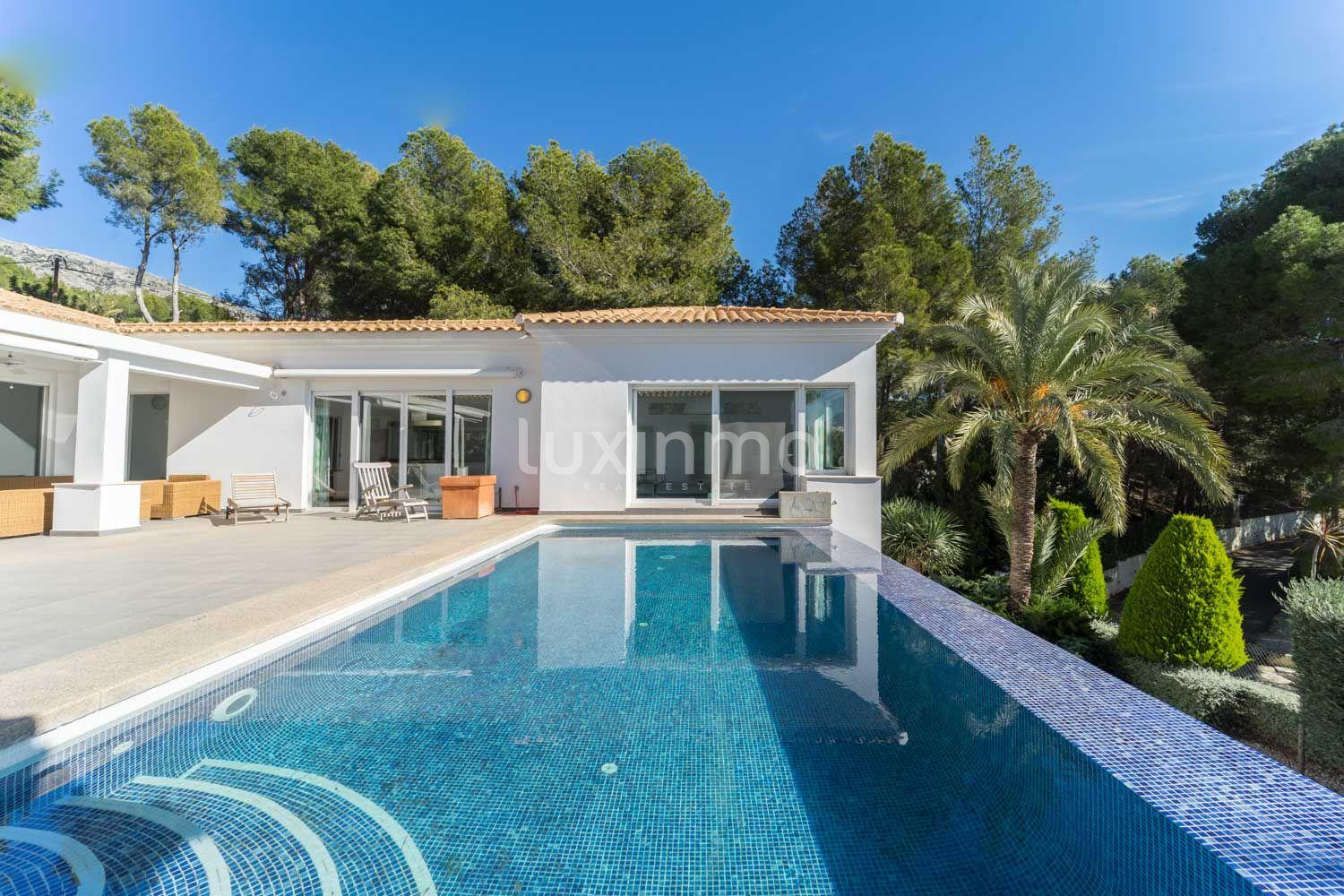 Chalet for Sale in Altea