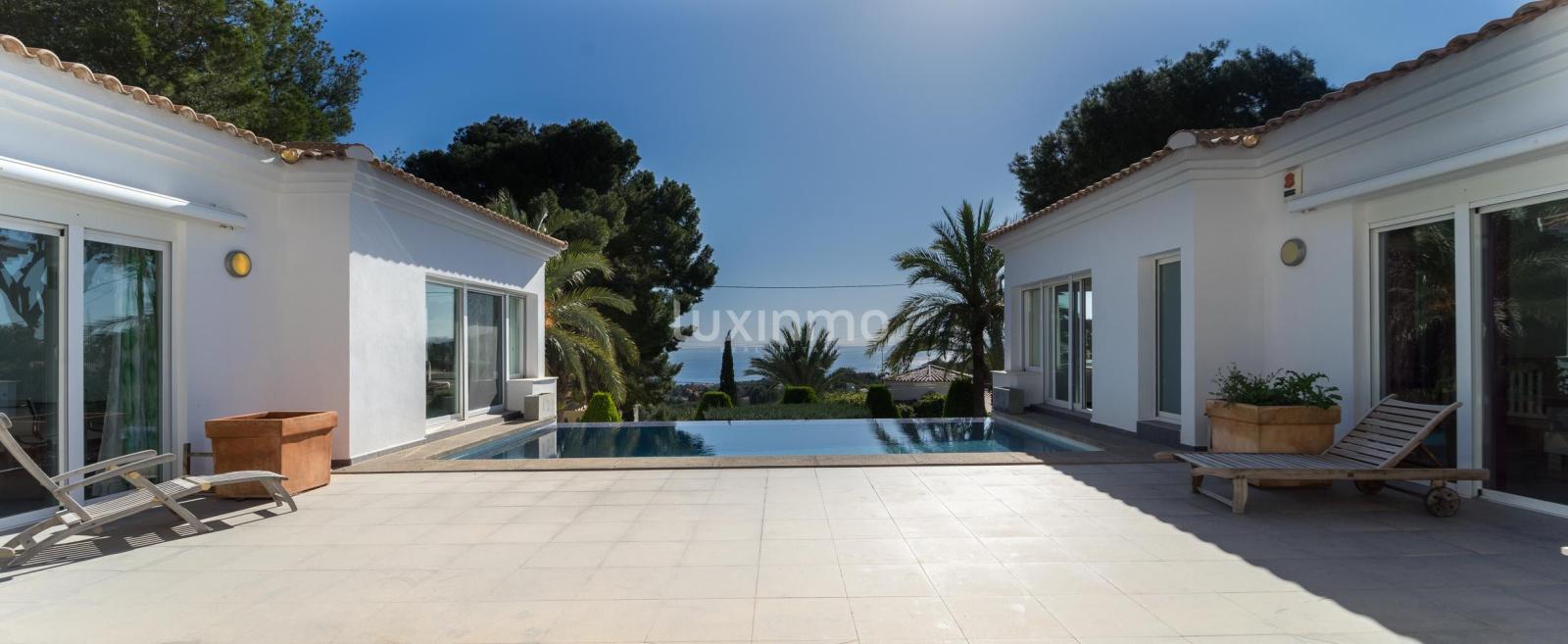 Chalet for Sale in Altea
