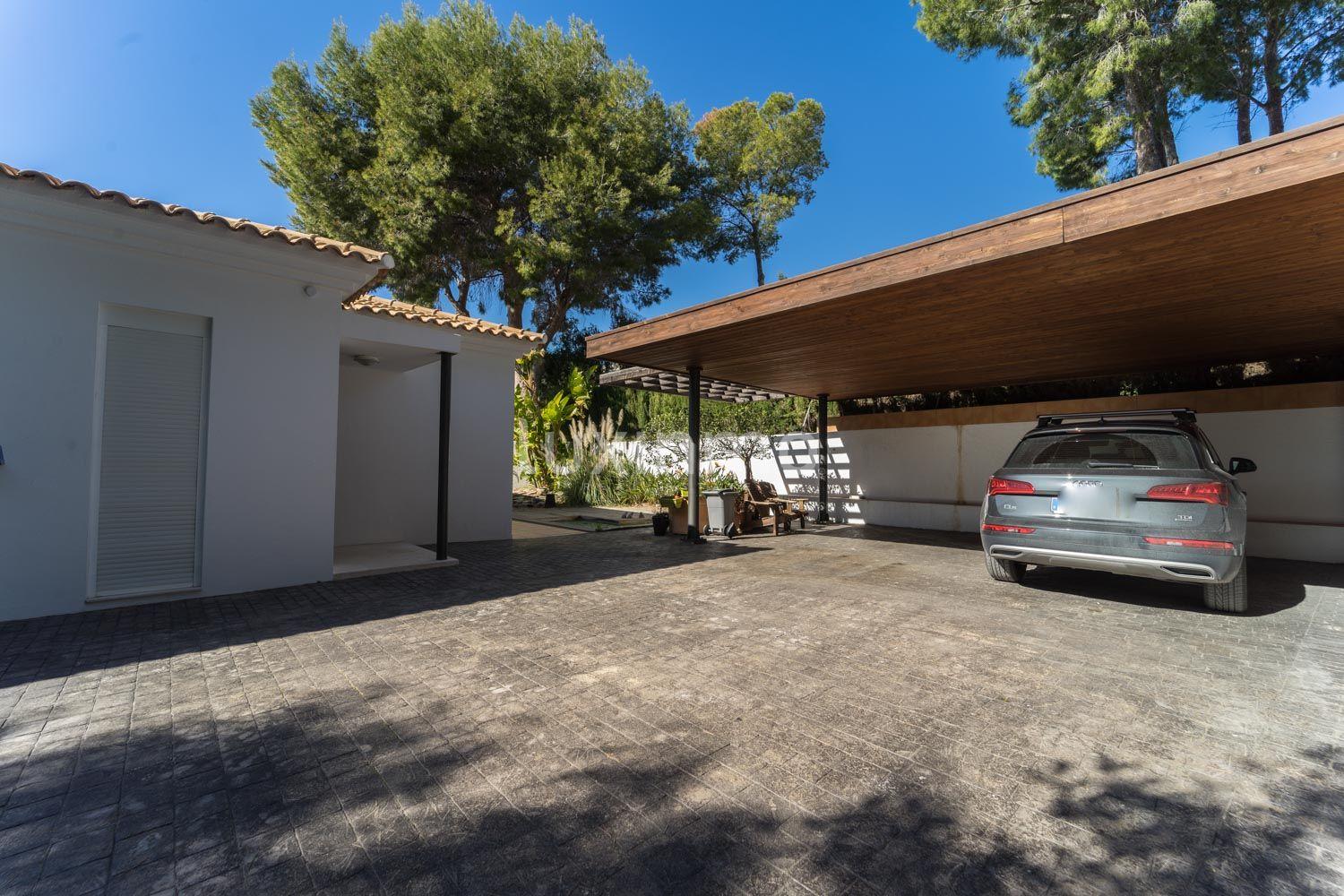 Chalet for Sale in Altea