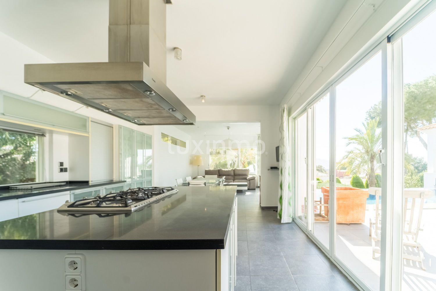 Chalet for Sale in Altea