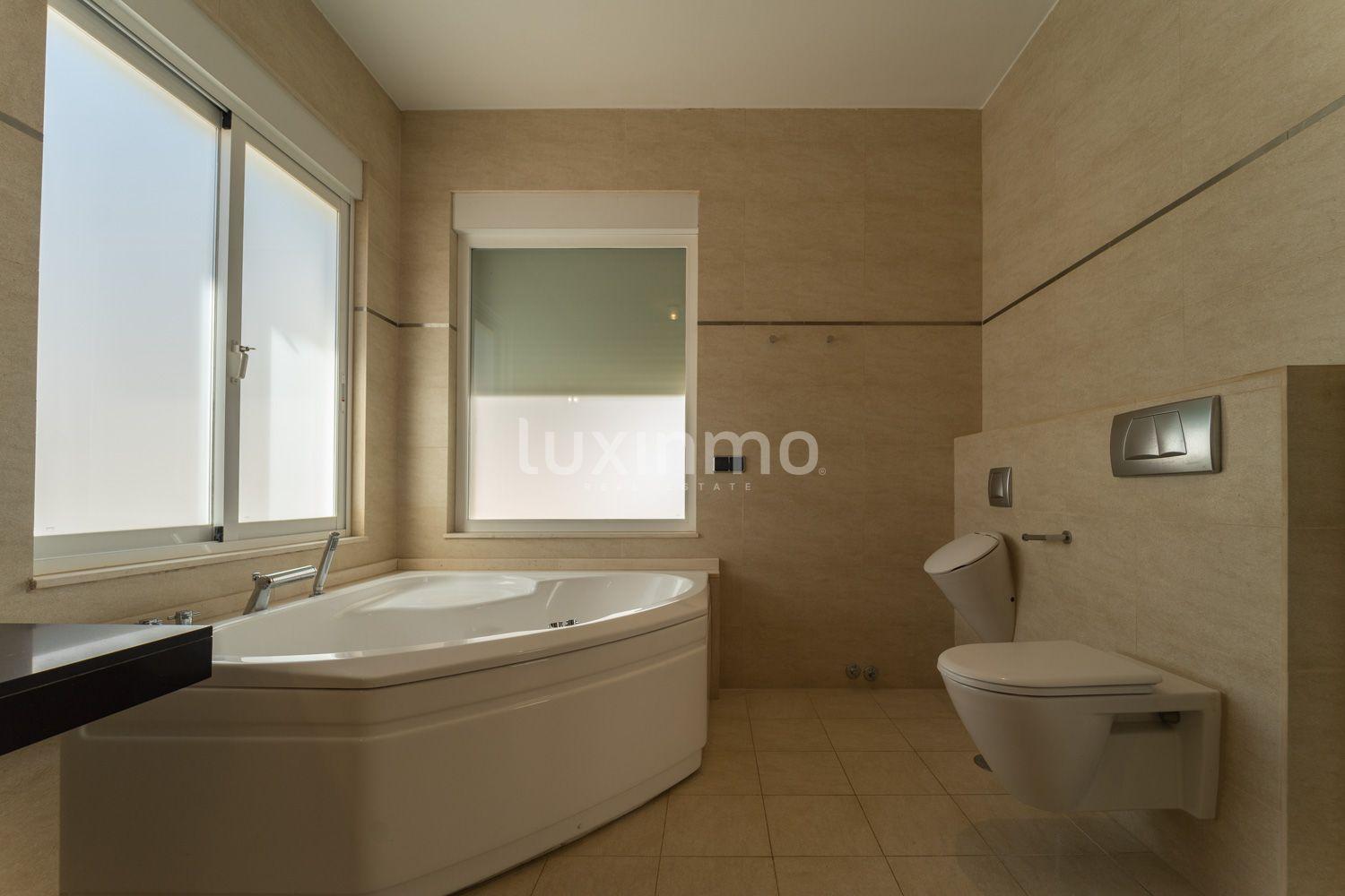 Chalet for Sale in Altea