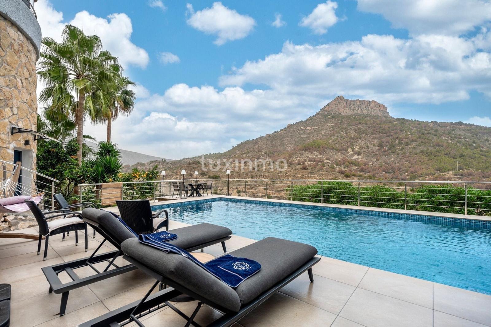 Chalet for Sale in Calpe
