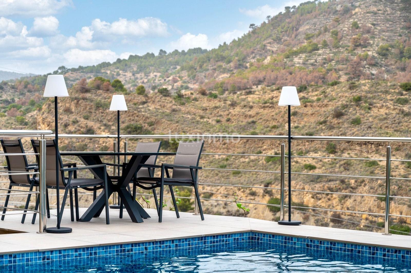 Chalet for Sale in Calpe
