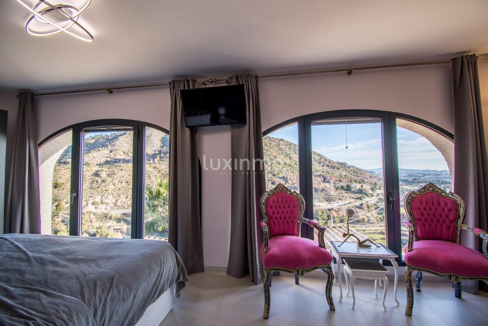 Chalet for Sale in Calpe