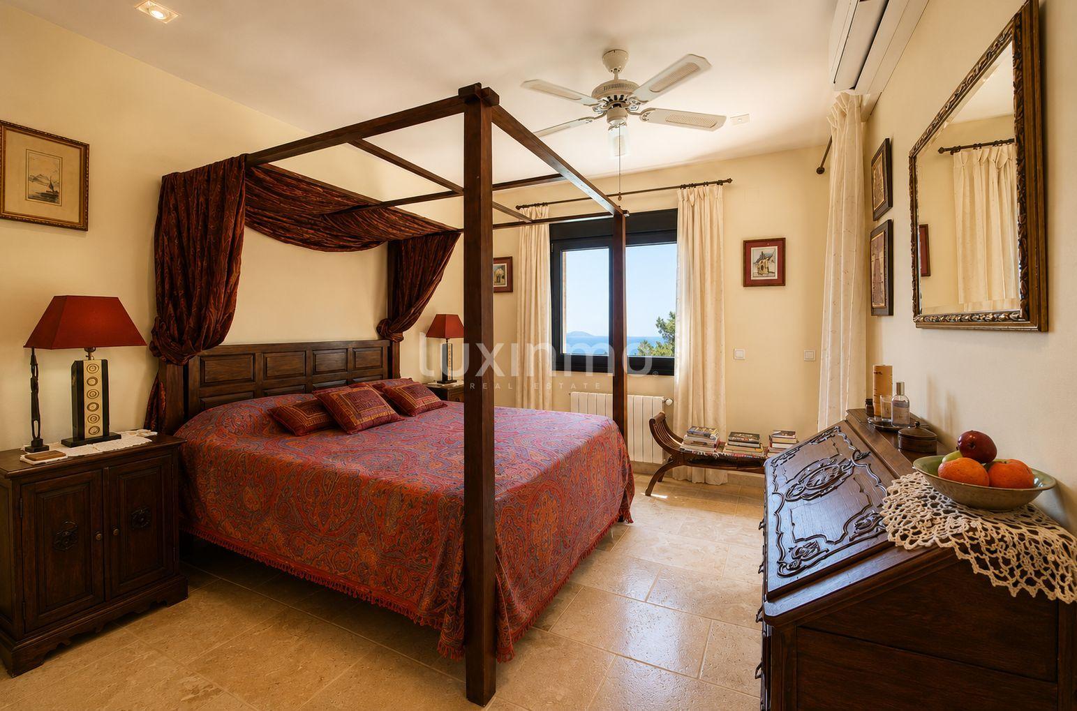 Chalet for Sale in Benissa