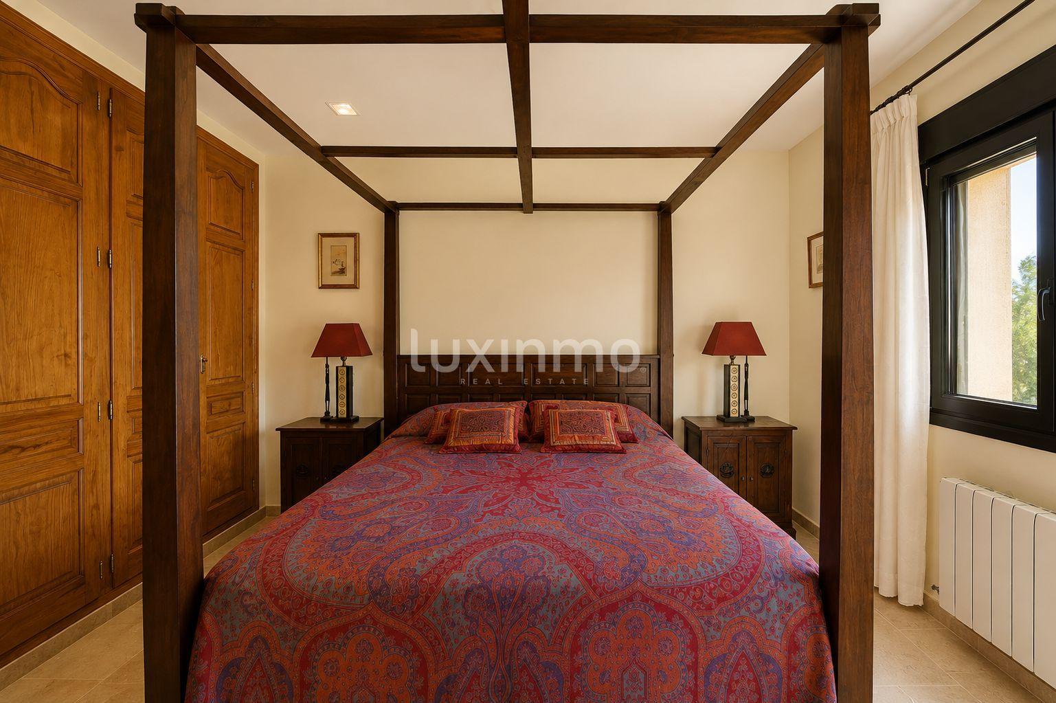 Chalet for Sale in Benissa