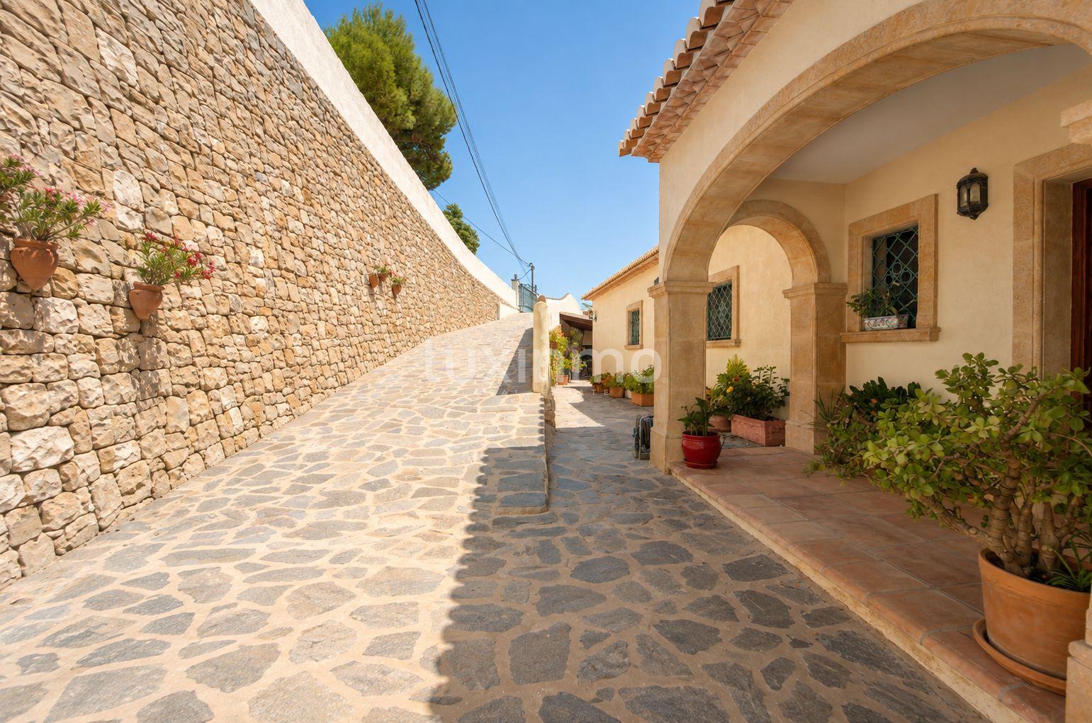 Chalet for Sale in Benissa