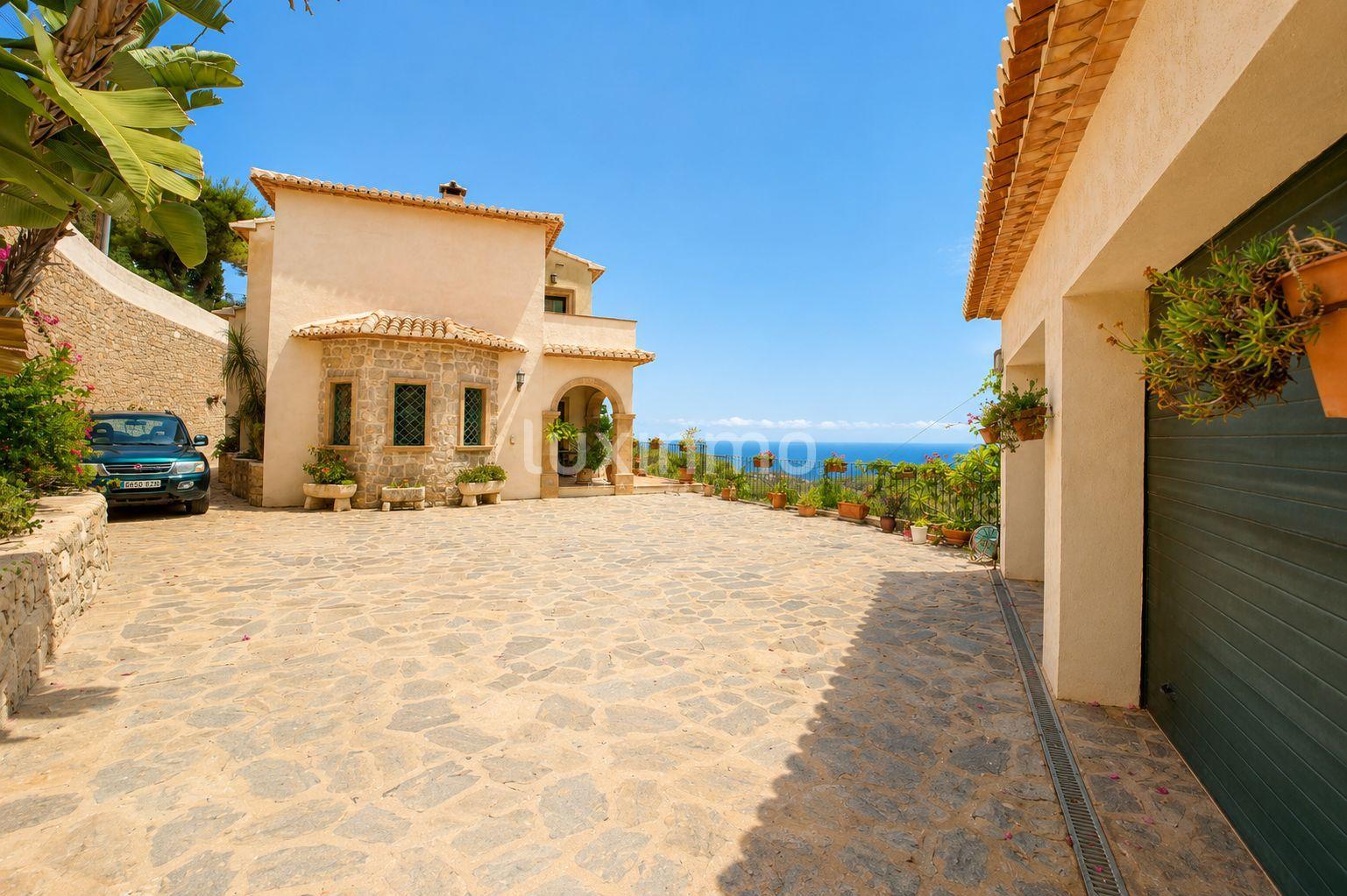 Chalet for Sale in Benissa