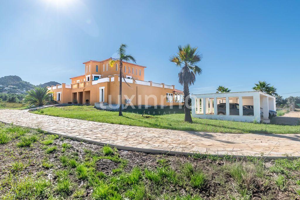 Chalet for Sale in Pedreguer