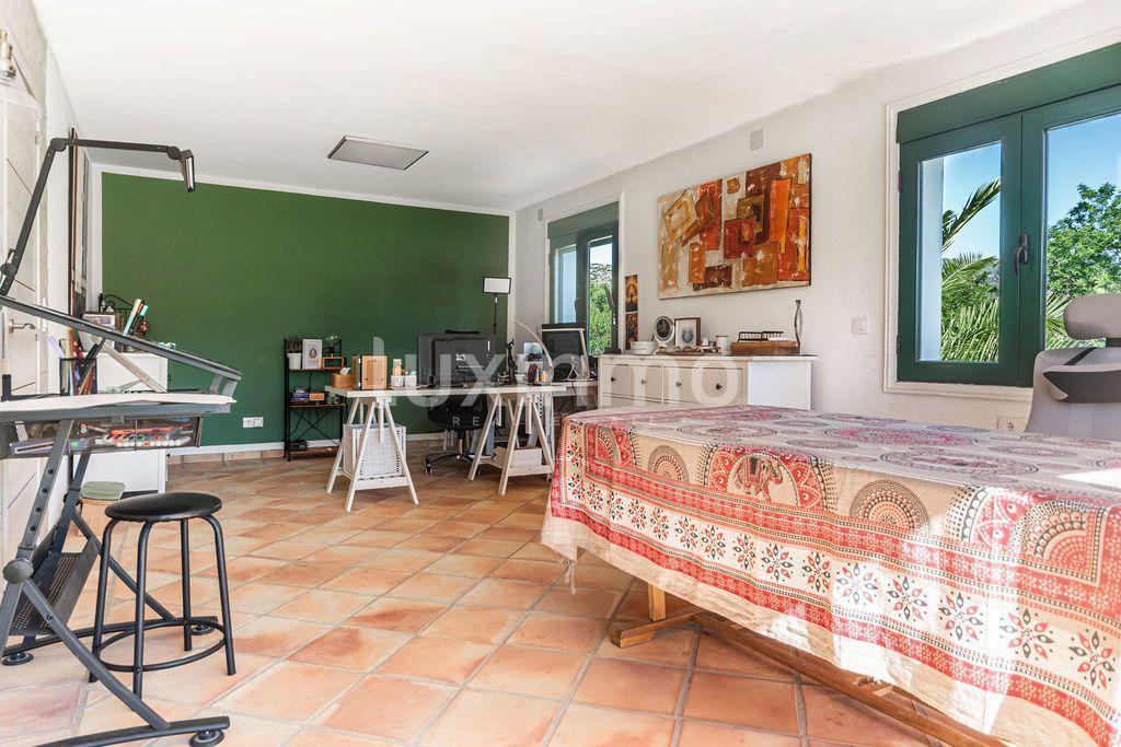 Chalet for Sale in Pedreguer
