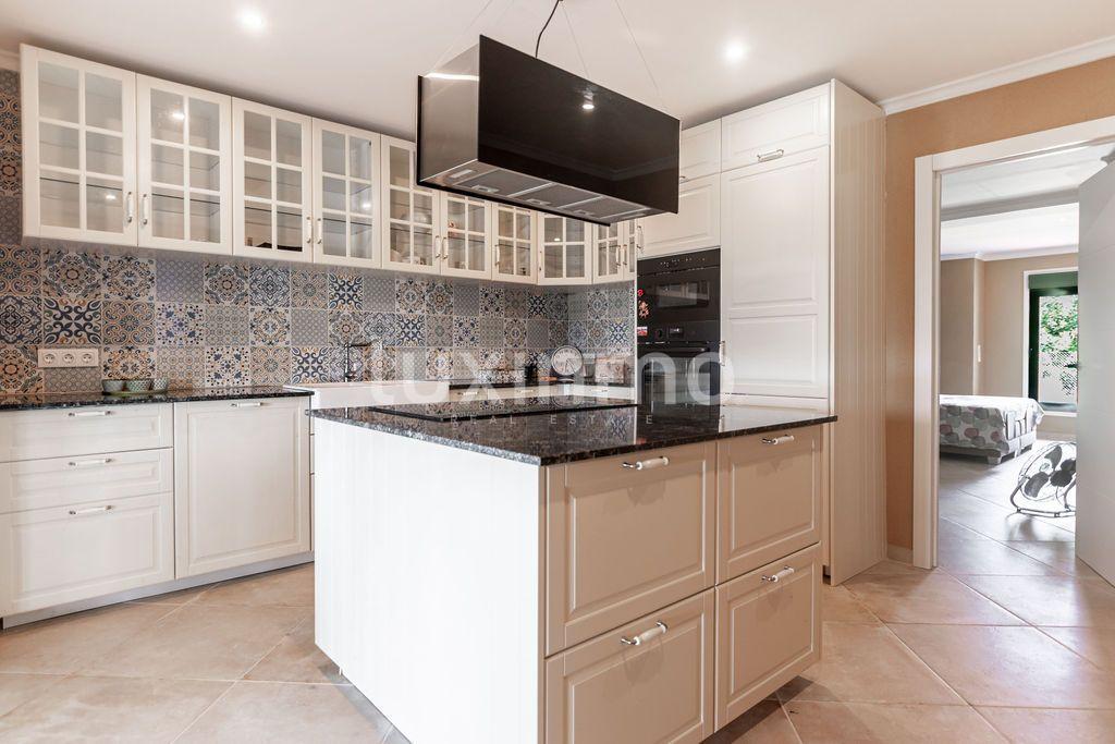 Chalet for Sale in Pedreguer