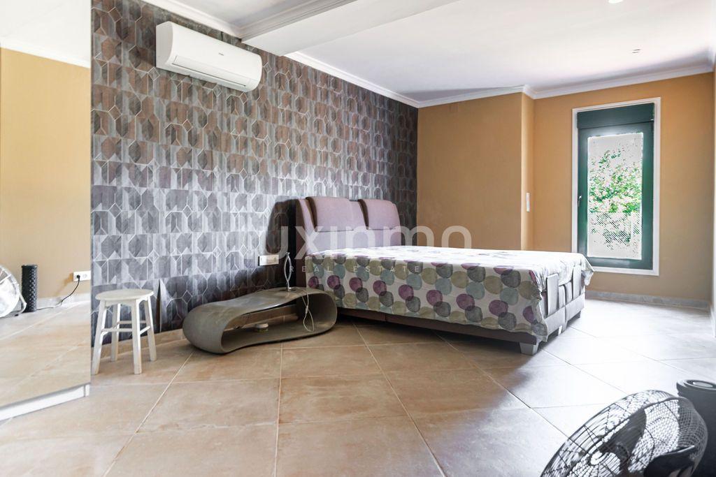 Chalet for Sale in Pedreguer