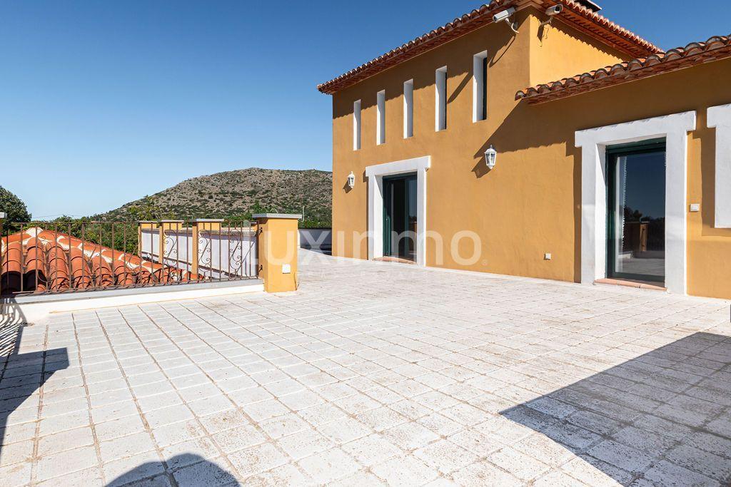 Chalet for Sale in Pedreguer
