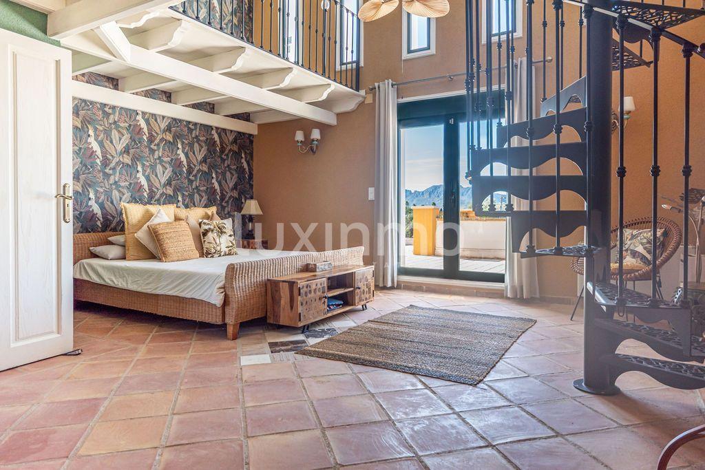 Chalet for Sale in Pedreguer