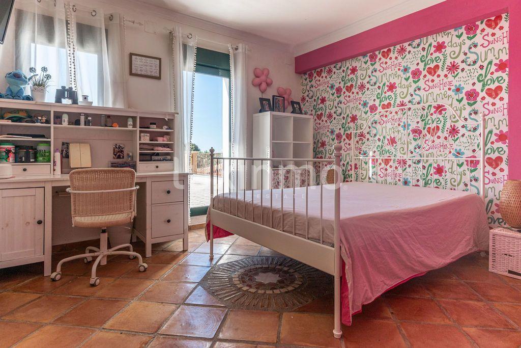 Chalet for Sale in Pedreguer