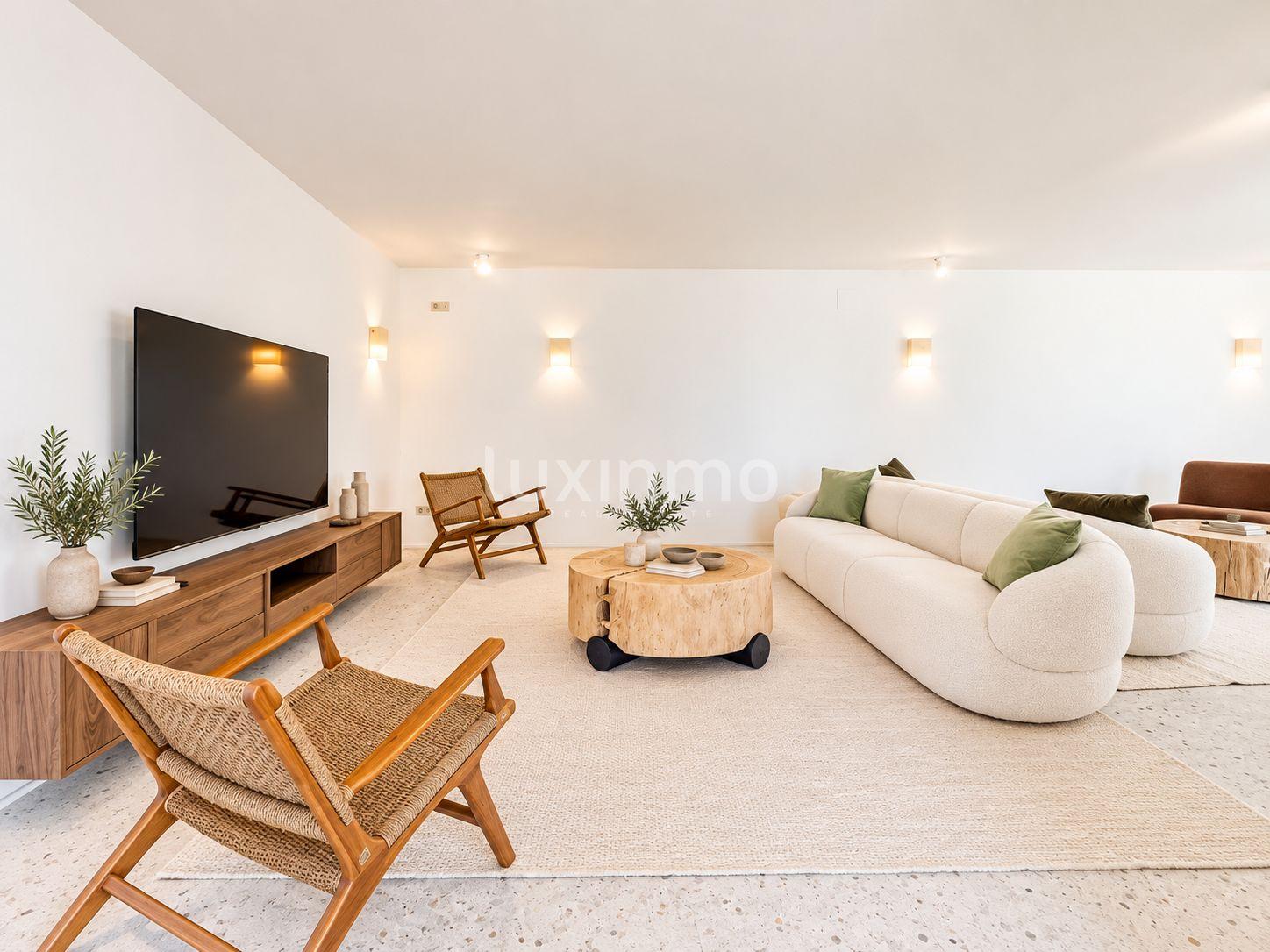 Chalet for Sale in Jávea