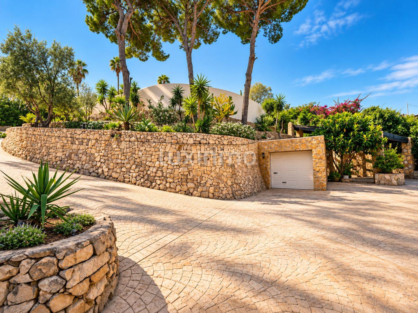 Chalet for Sale in Jávea