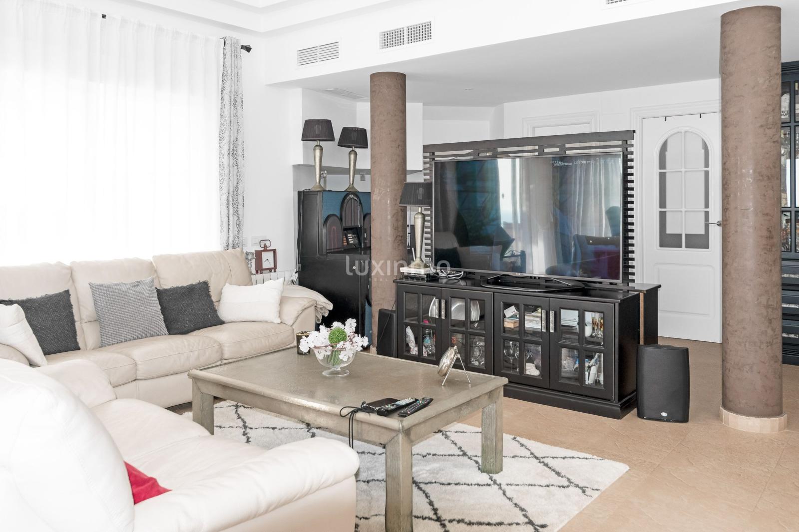 Chalet for Sale in Altea