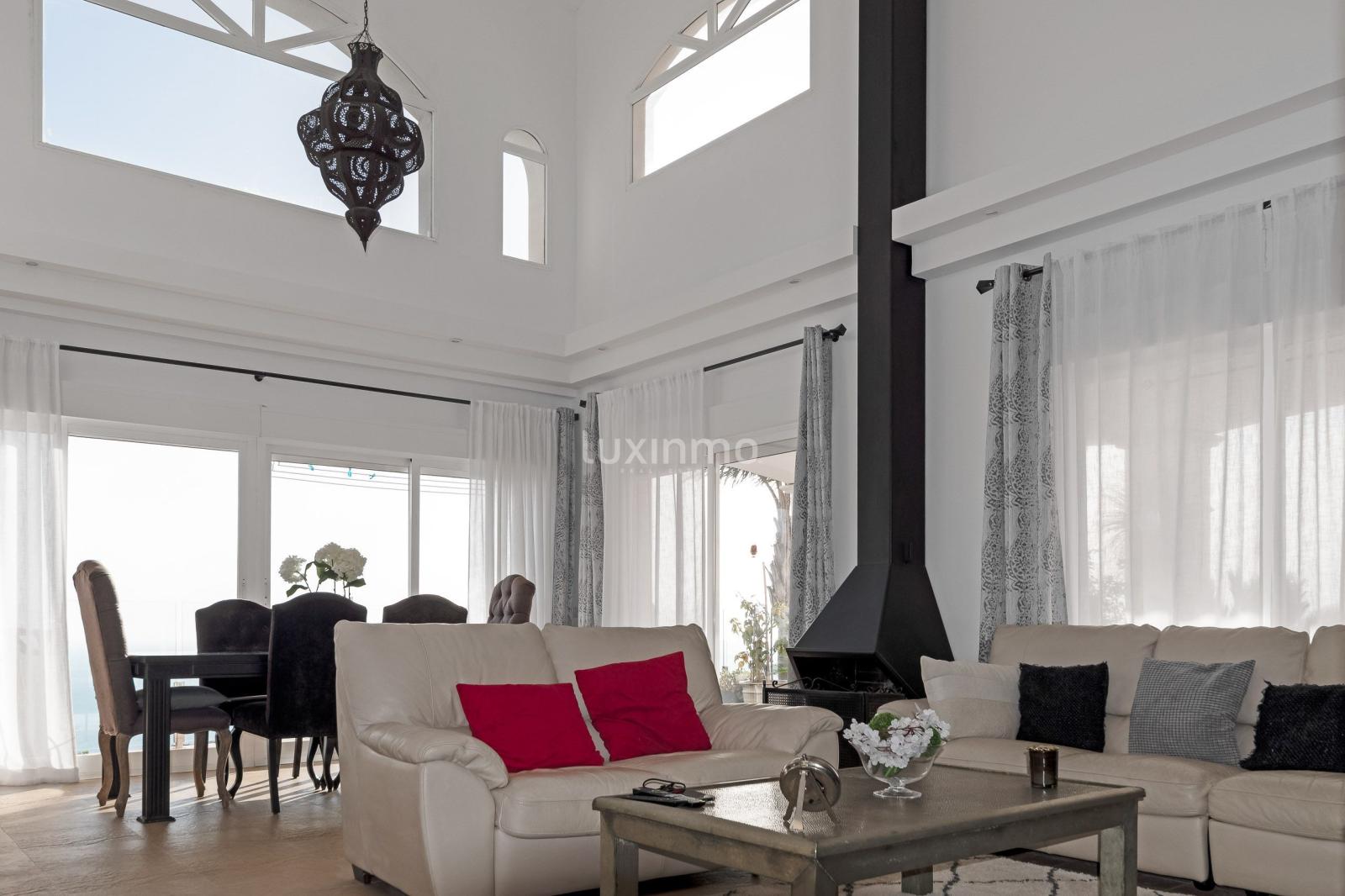 Chalet for Sale in Altea