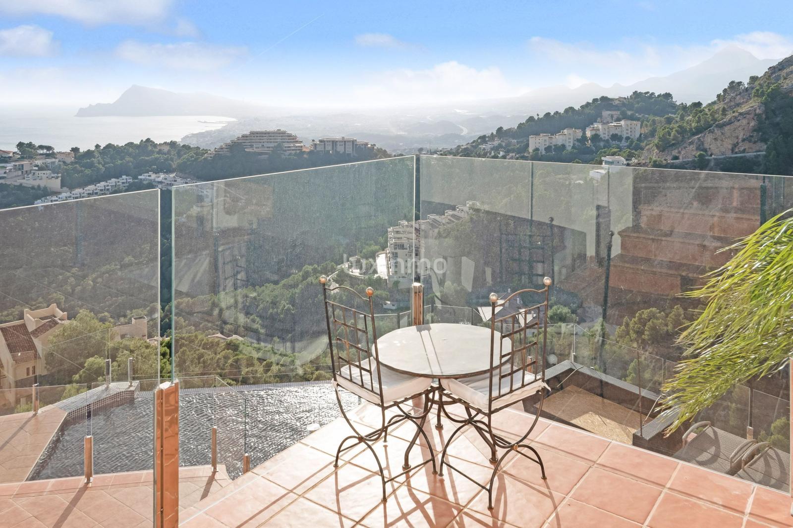 Chalet for Sale in Altea