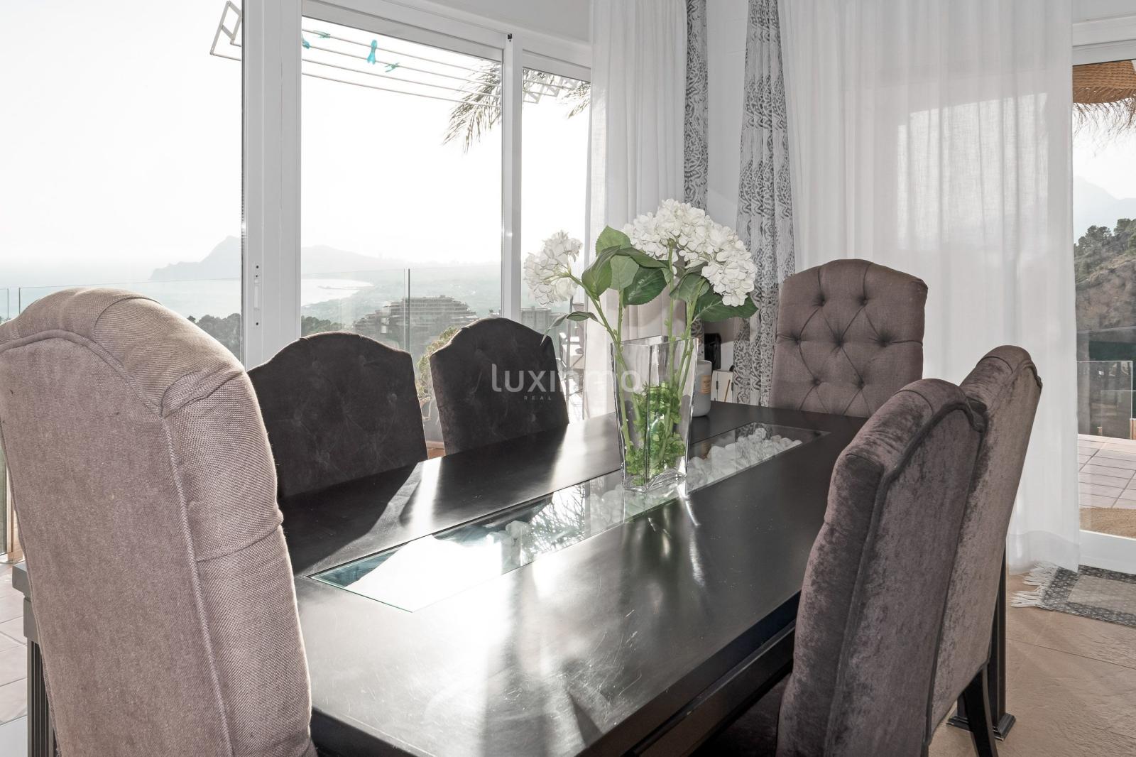 Chalet for Sale in Altea