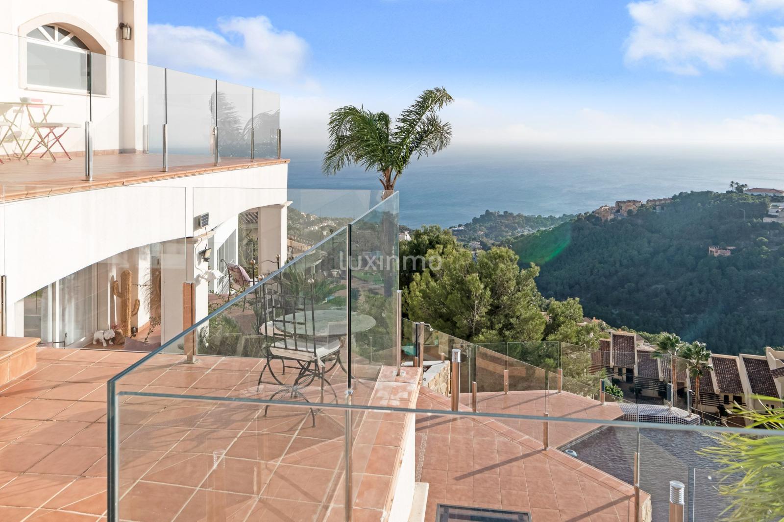 Chalet for Sale in Altea