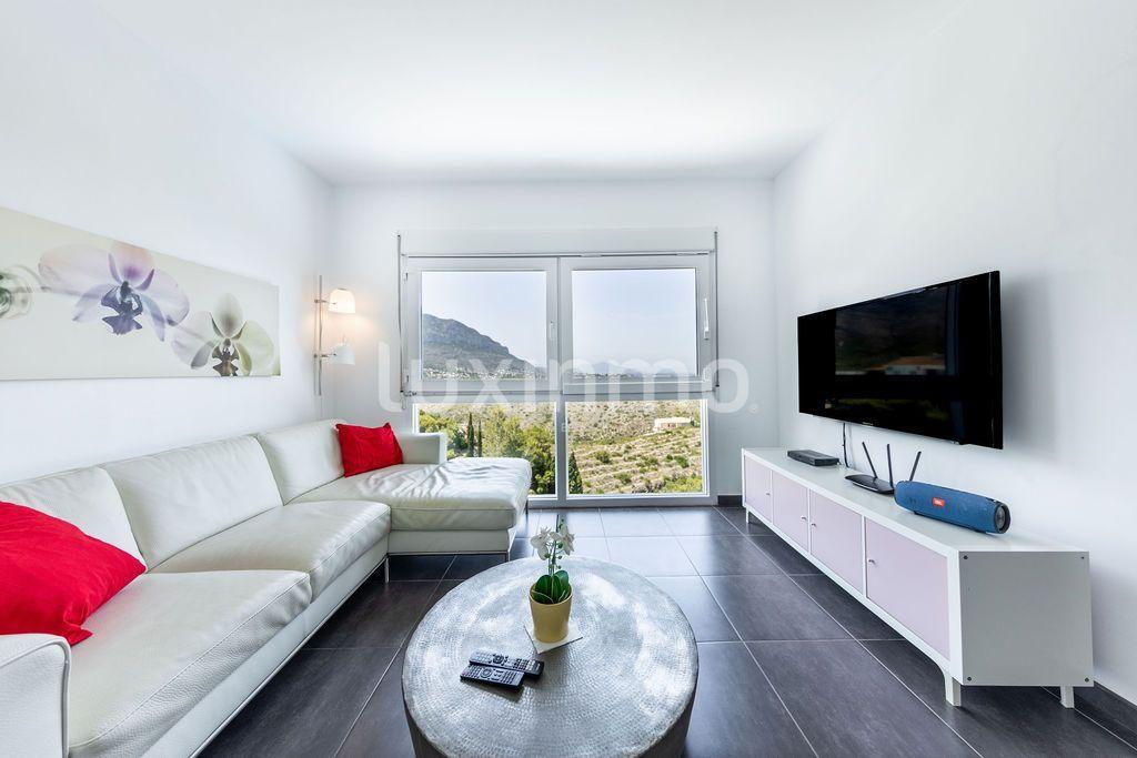 Chalet for Sale in Dénia