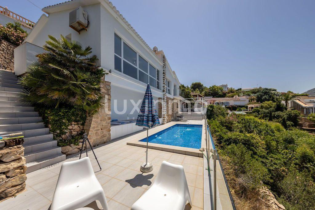 Chalet for Sale in Dénia
