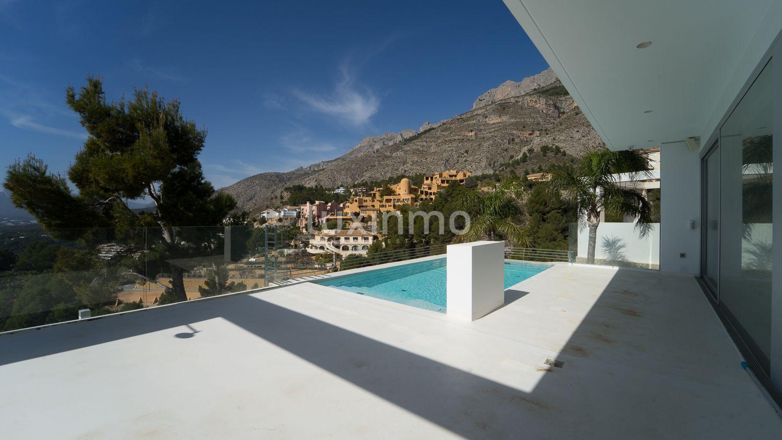 Chalet for Sale in Altea