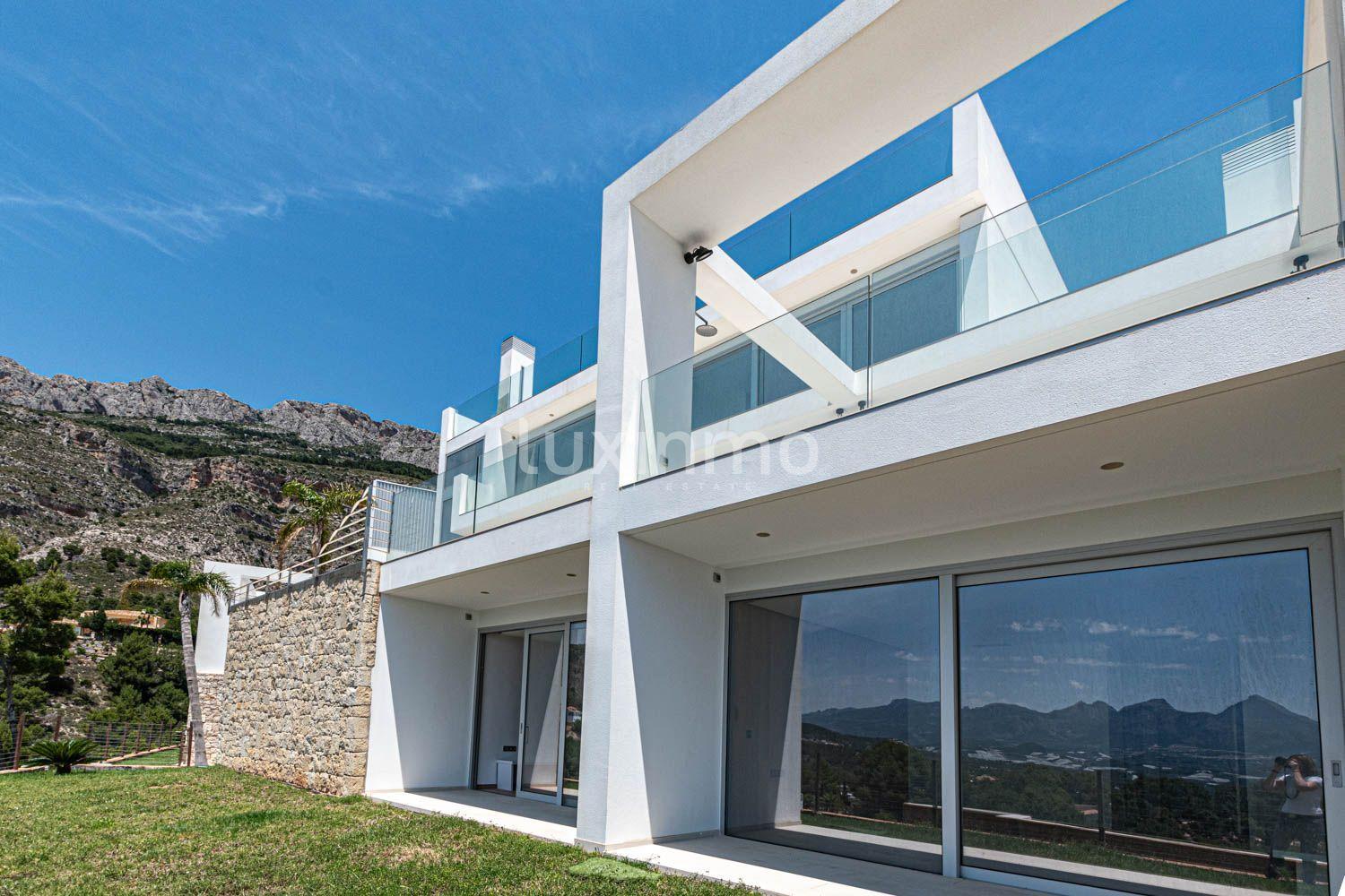 Chalet for Sale in Altea