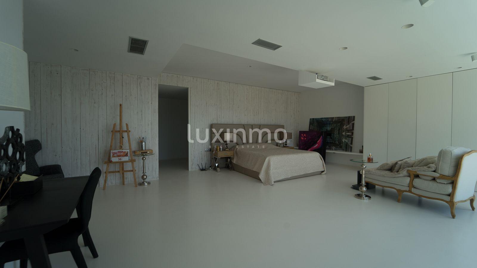 Chalet for Sale in Altea