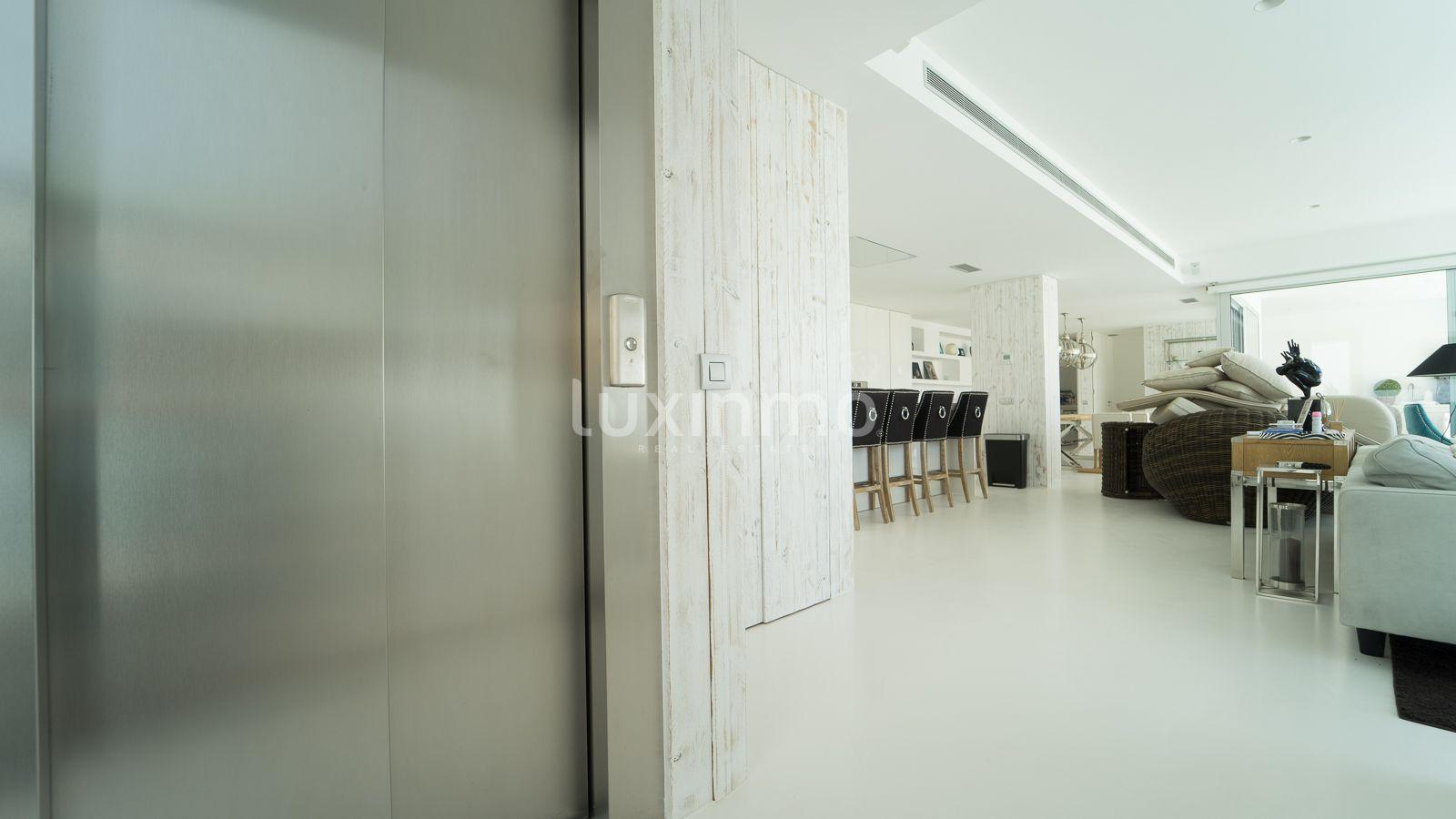 Chalet for Sale in Altea