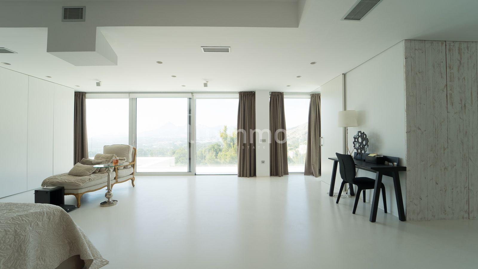 Chalet for Sale in Altea