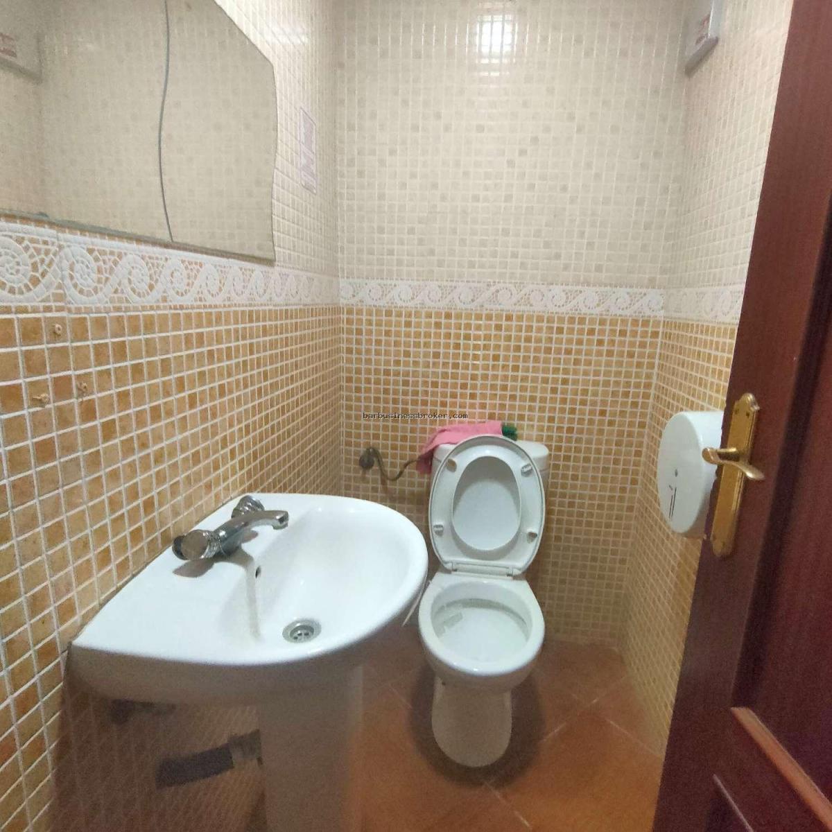 Premise for Sale in Benalmádena