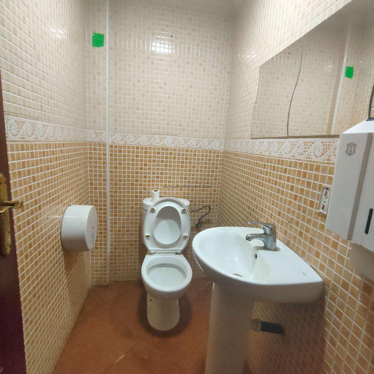 Premise for Sale in Benalmádena