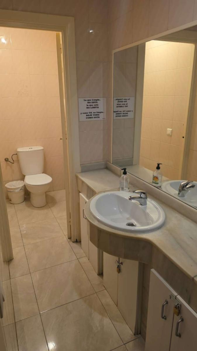 Premise for Rent in Benalmádena